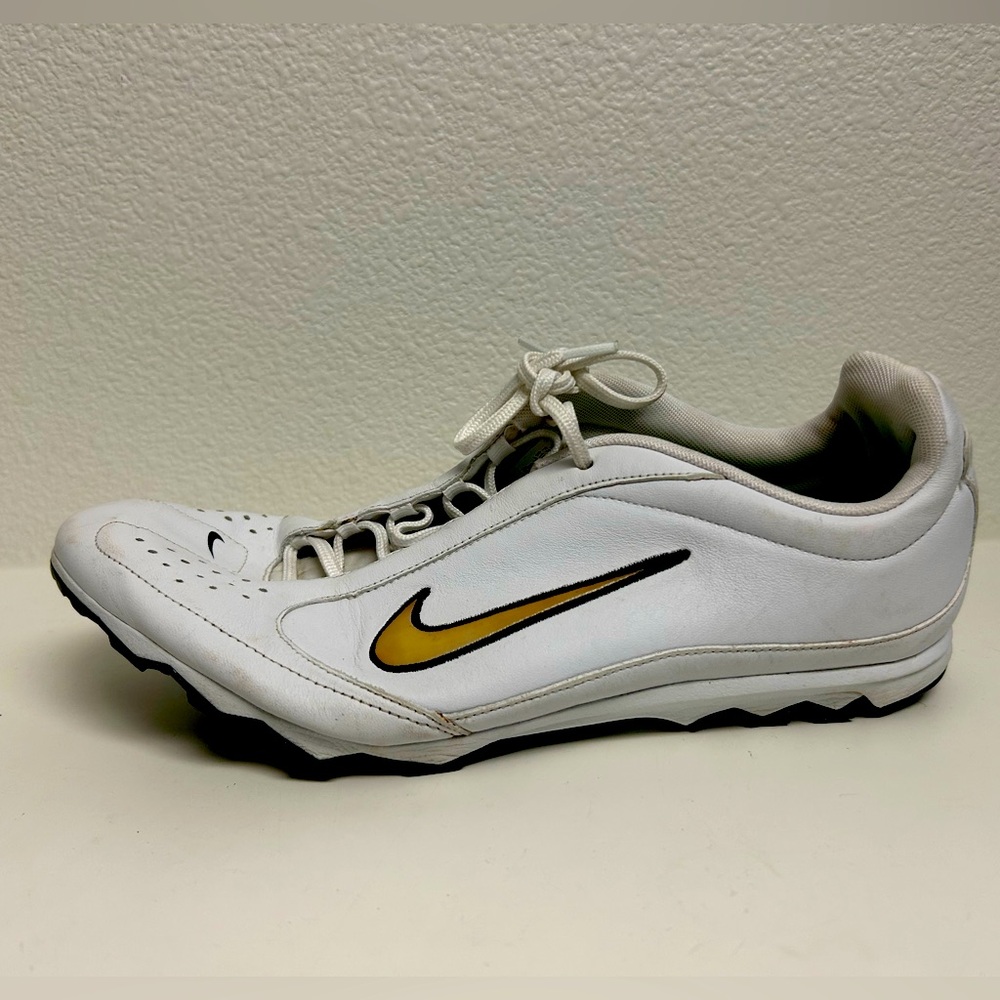 Nike Womens Size 9.5 Turf Flats Athletic Running Training Shoes 314048-111White